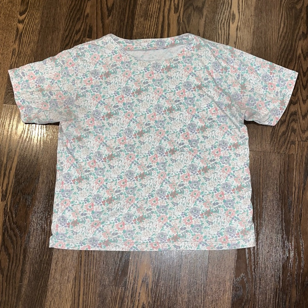 Floral Top - Picture 2 of 3